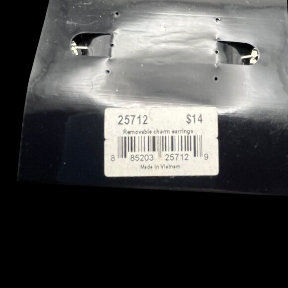 VTG Cookie Lee Earrings Silver Tone Hoop‎ with Gold Tone Heart Charm Hinged NEW - Picture 6 of 6